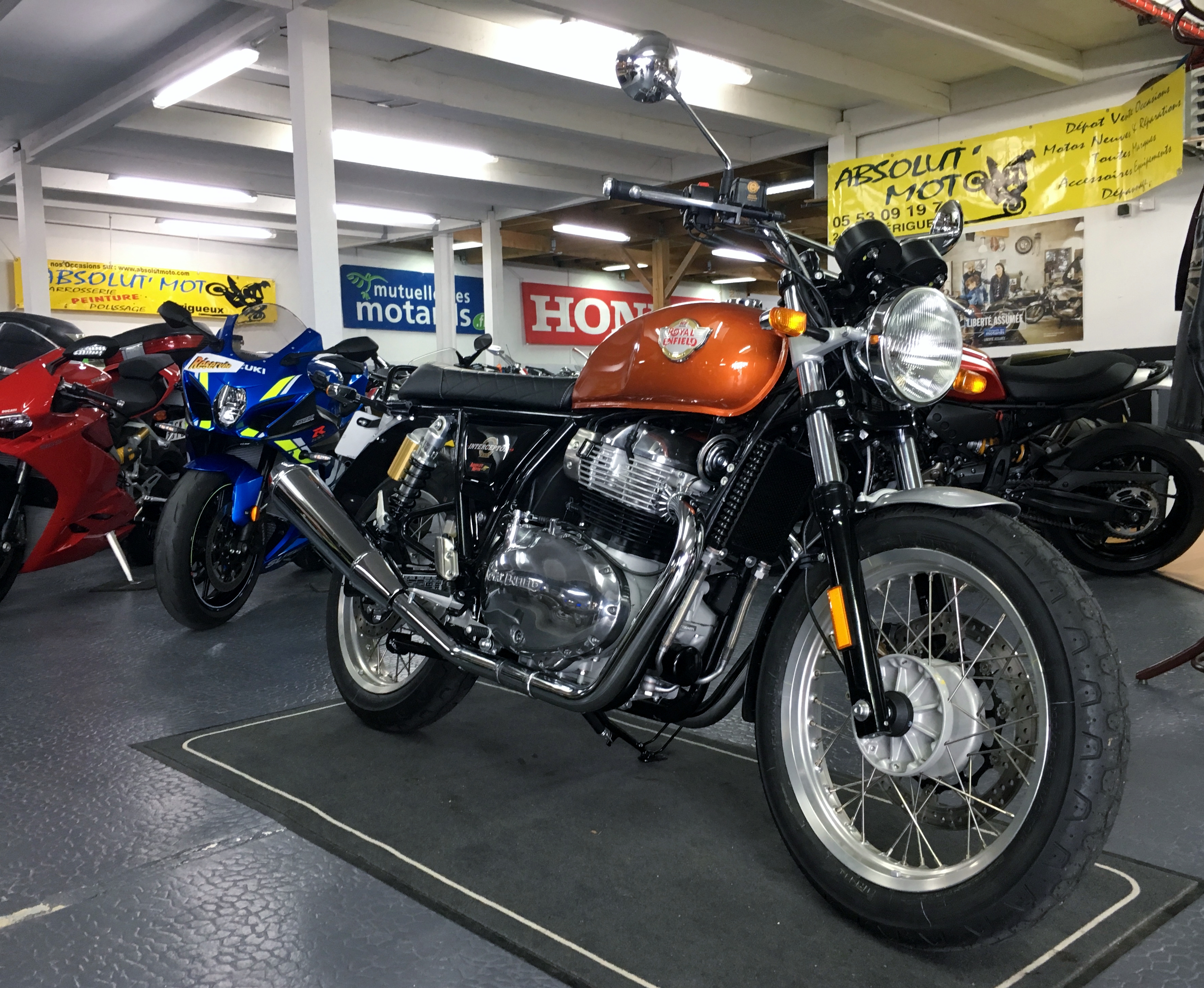 ROYAL ENFIELD 650 Interceptor