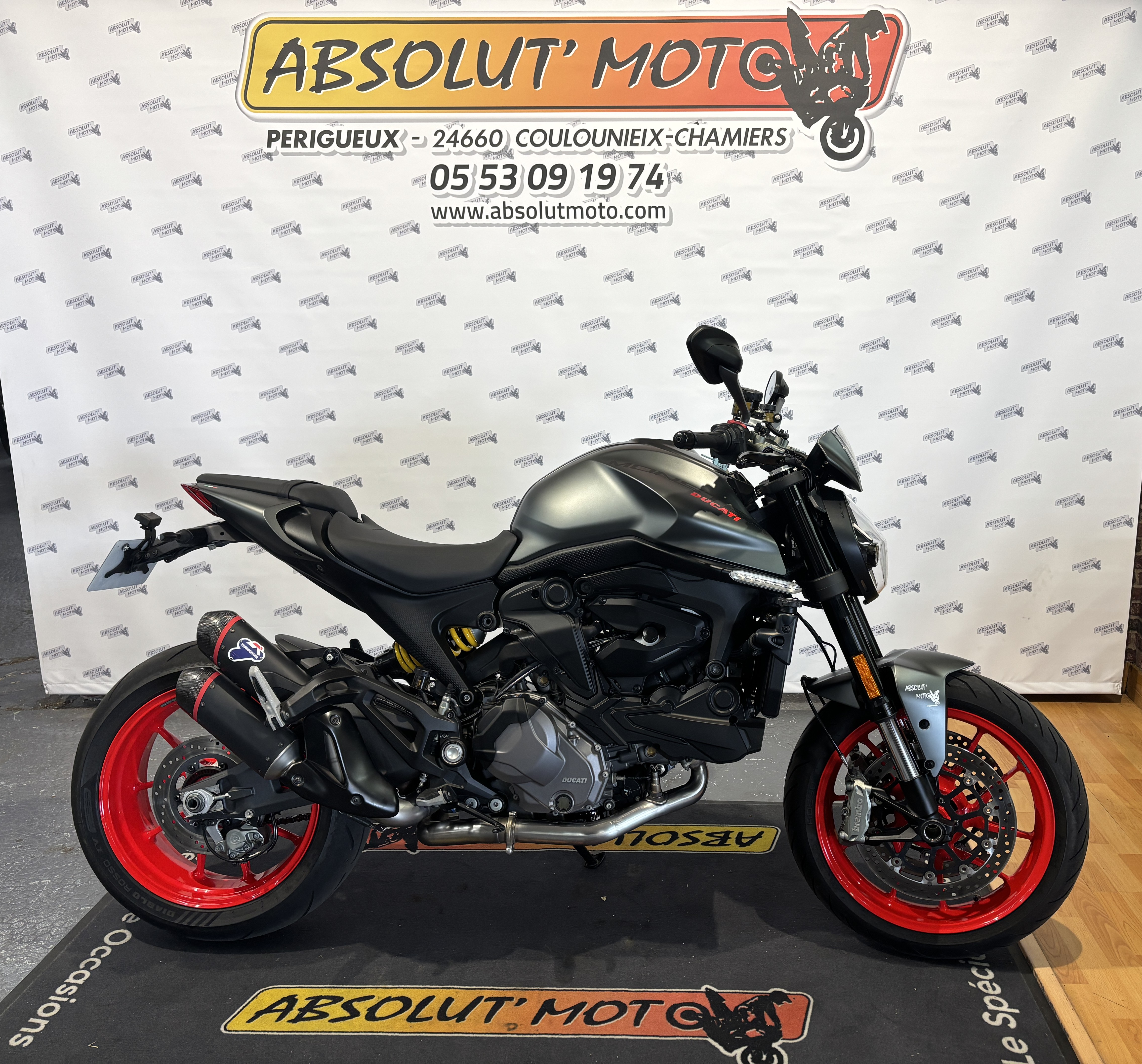DUCATI Monster 937 Roadster