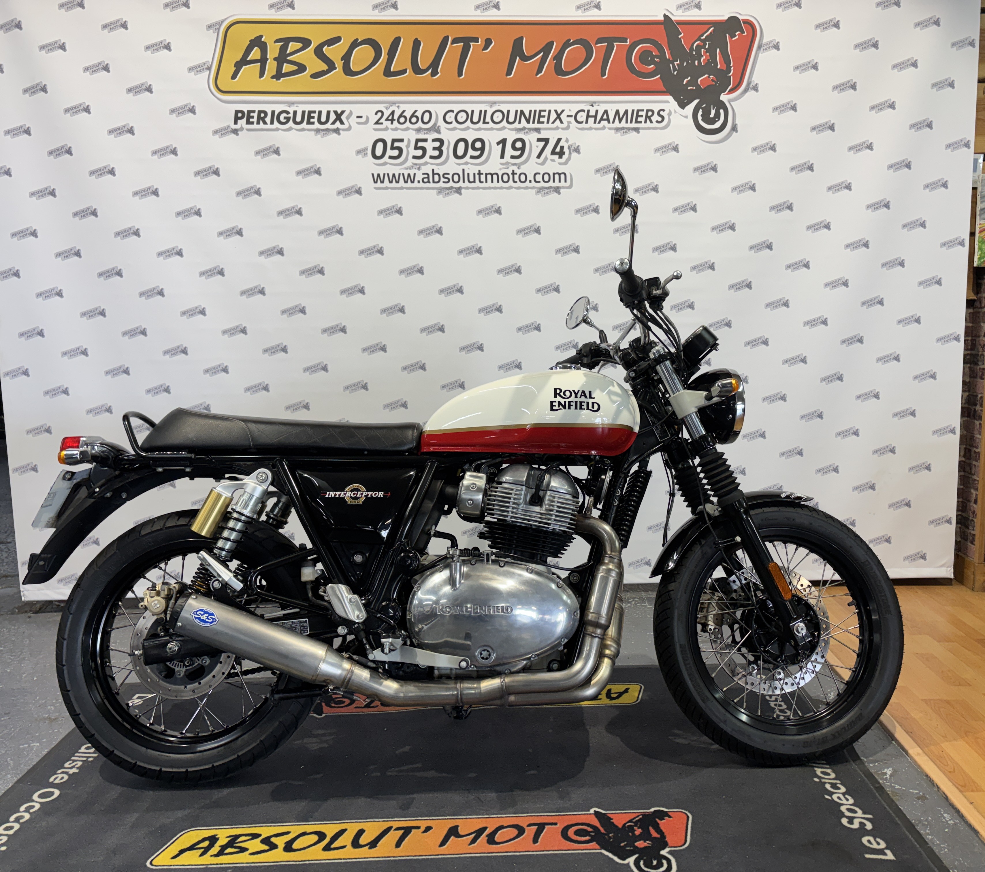 ROYAL ENFIELD Interceptor 650 Roadster