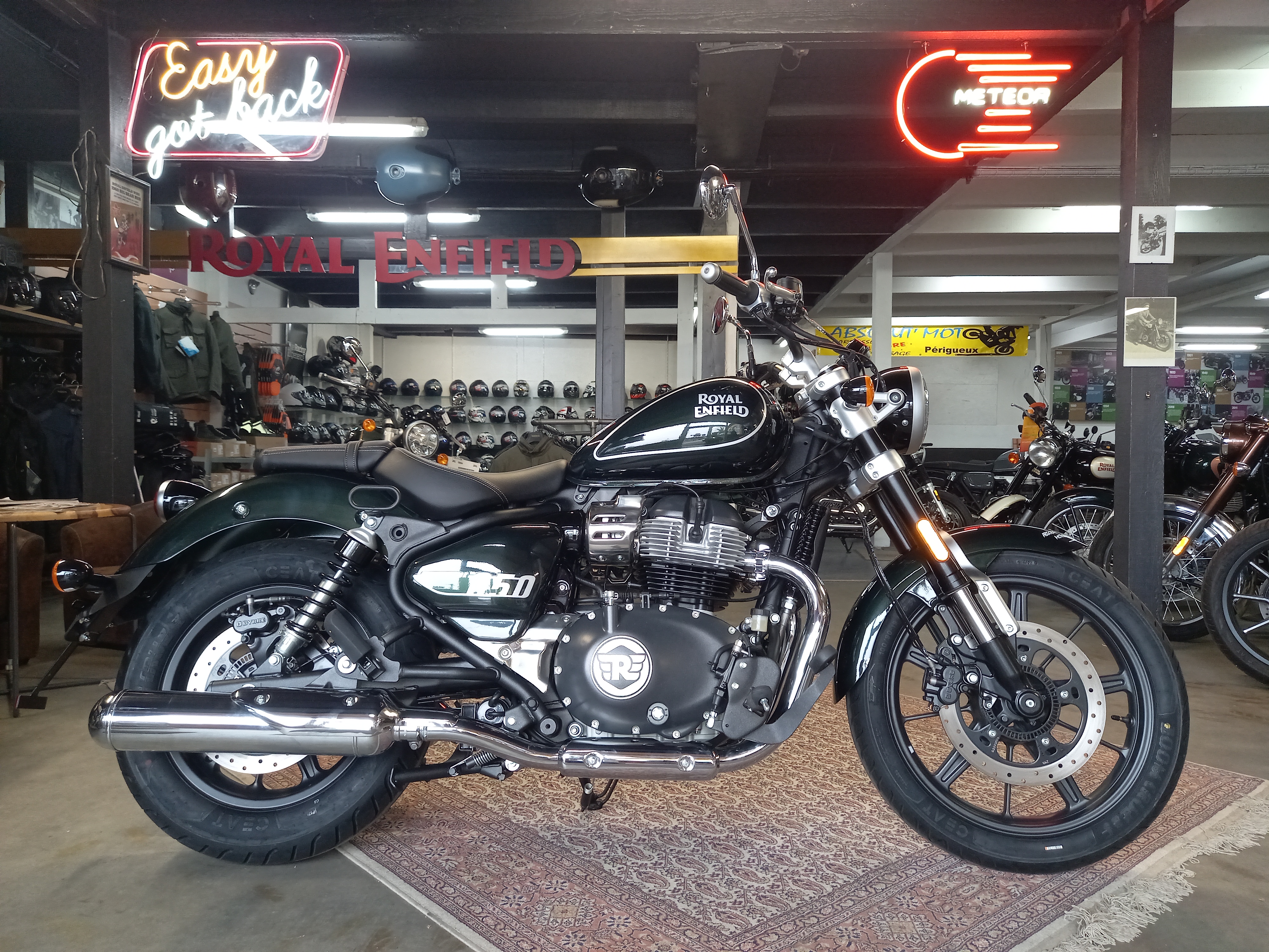 ROYAL ENFIELD 650 Super Meteor Astral Green