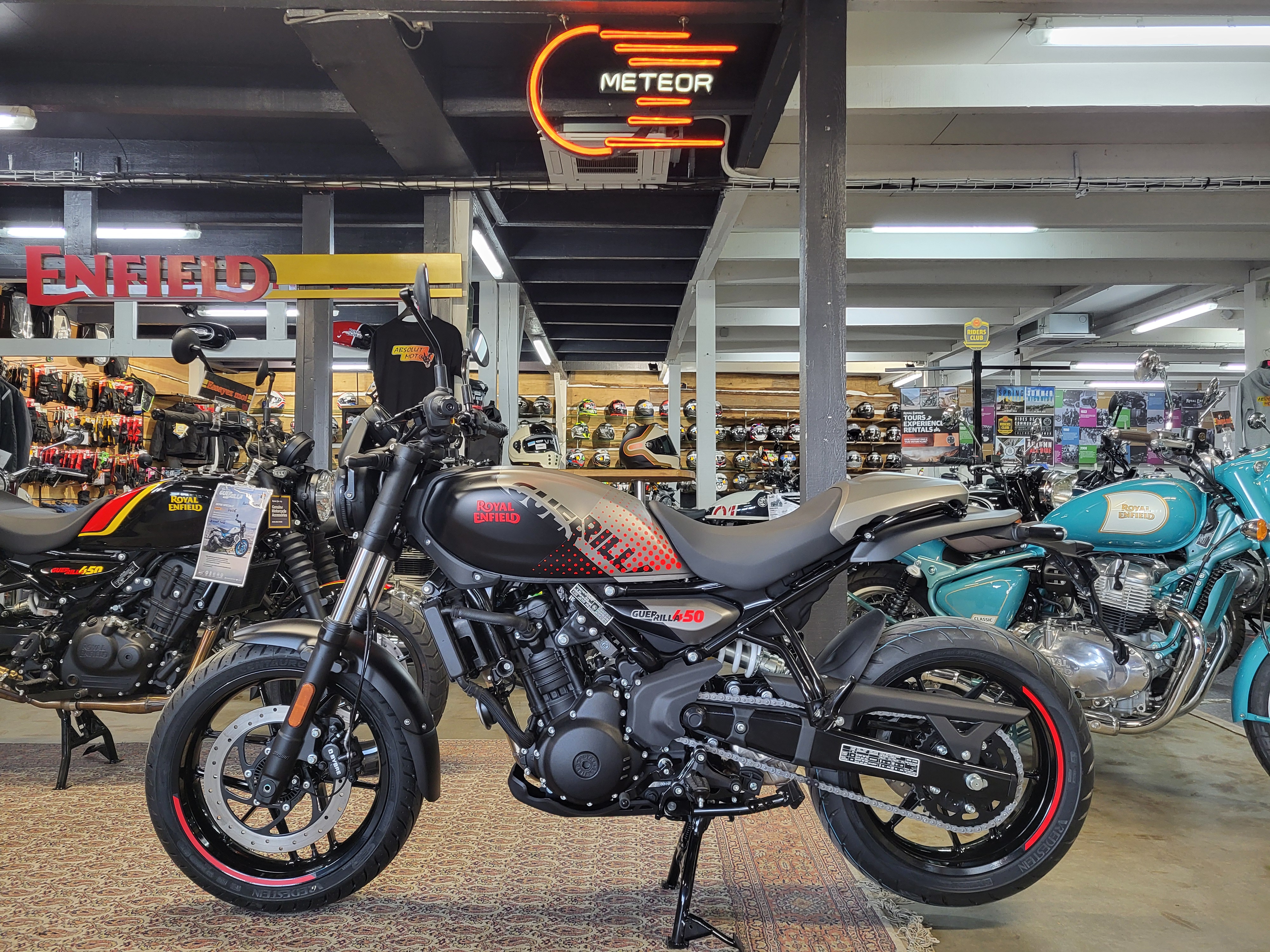 ROYAL ENFIELD 450 GUERRILLA APEX BLACK