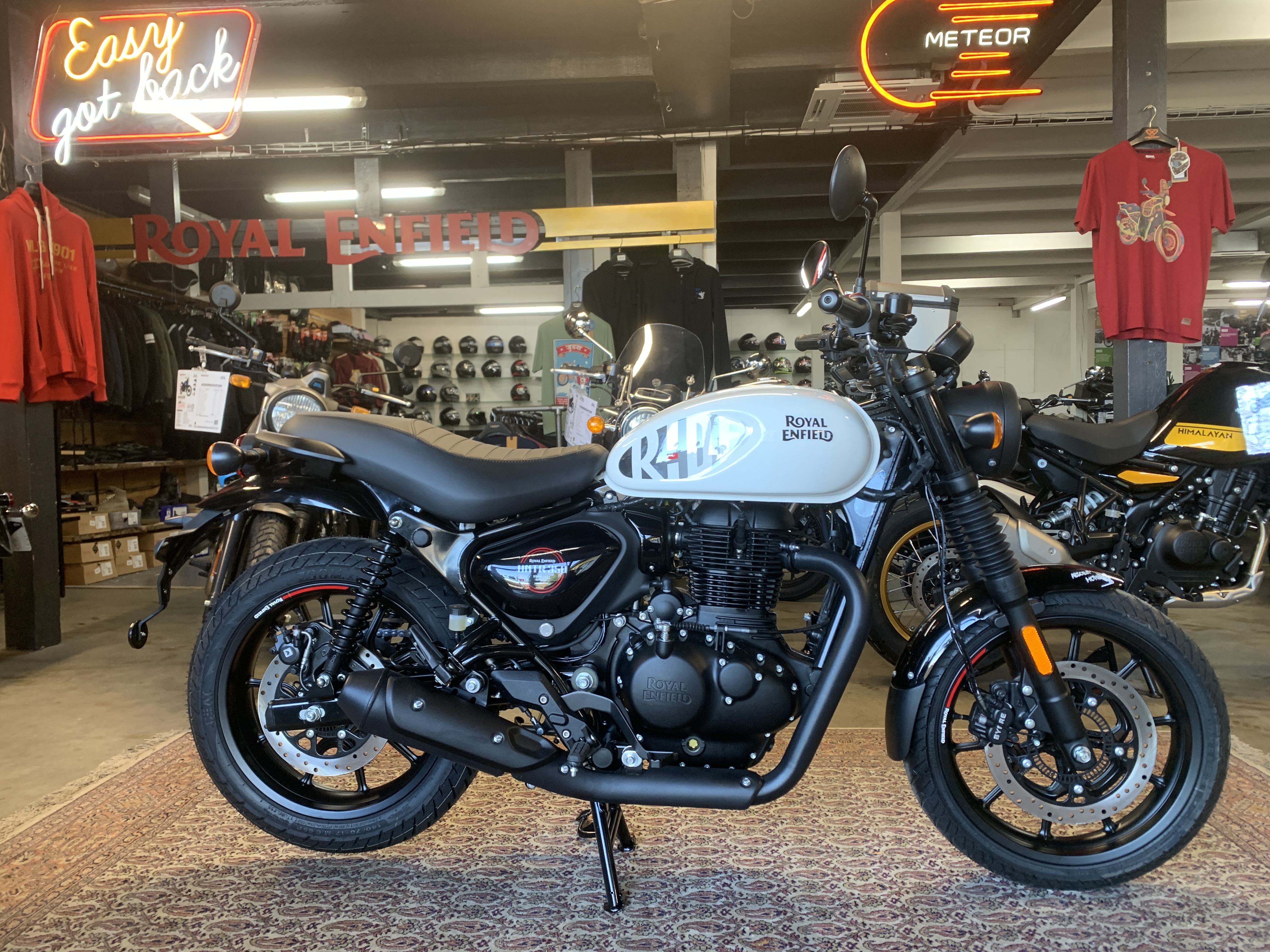 ROYAL ENFIELD 350 HNTR Dapper White