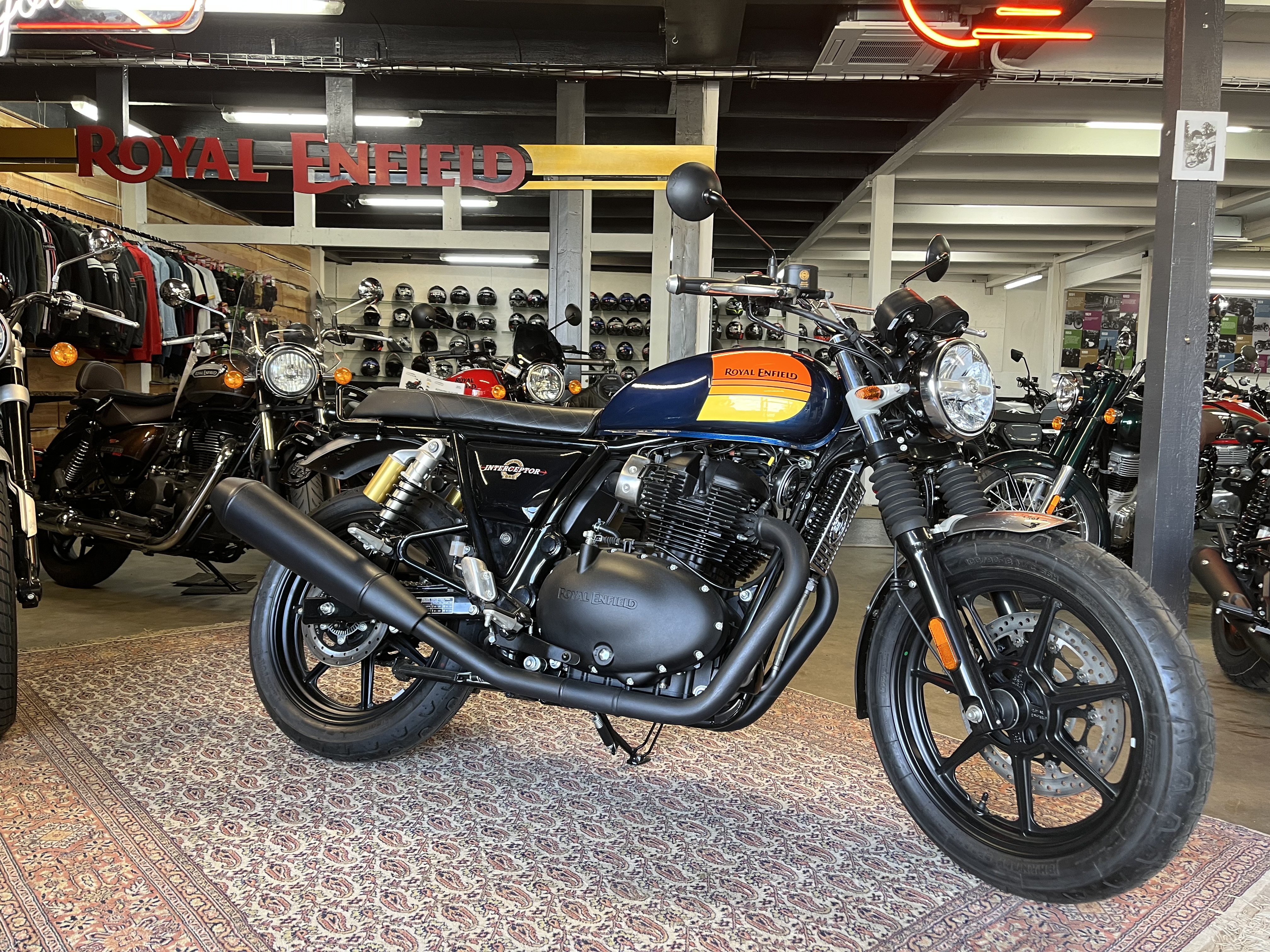 ROYAL ENFIELD 650 Interceptor Barcelona Blue