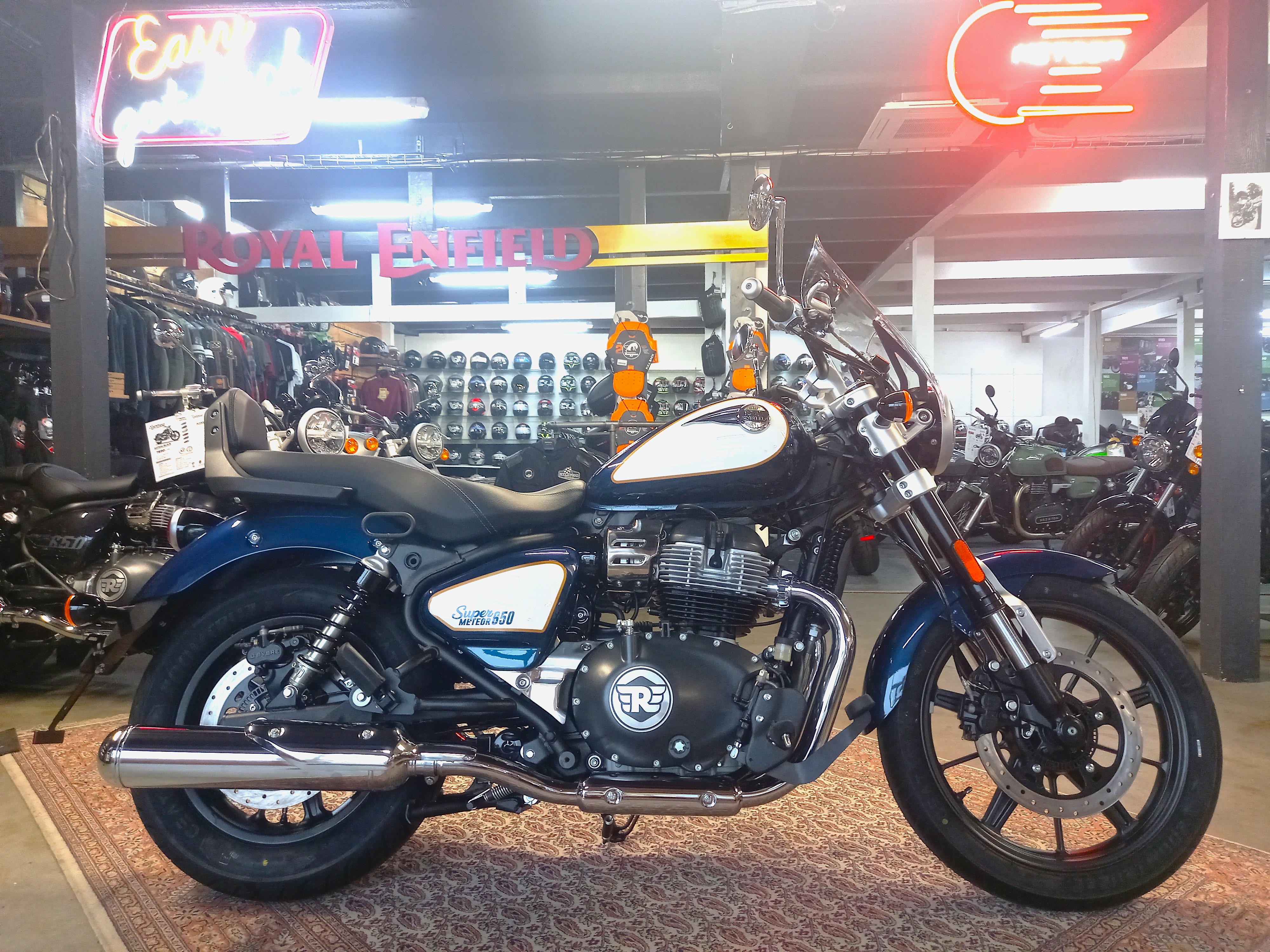ROYAL ENFIELD 650 Super Meteor Celestial Blue